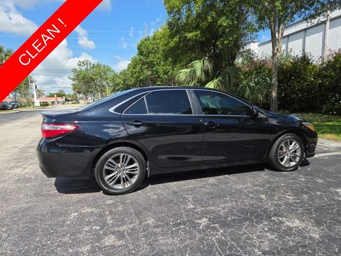 Certified 2017 Toyota Camry SE w/ Moonroof Package FWD image 11