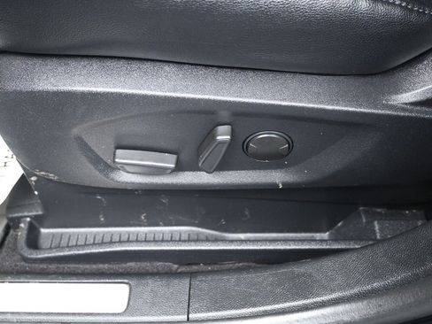 Used 2024 Ford Edge Titanium image 13