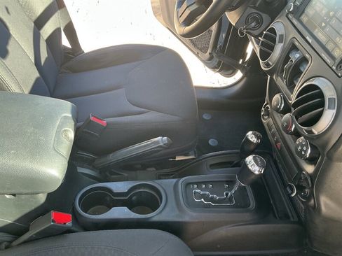 Used 2014 Jeep Wrangler Unlimited Sport w/ Quick Order Package 24S AWD/4WD image 39