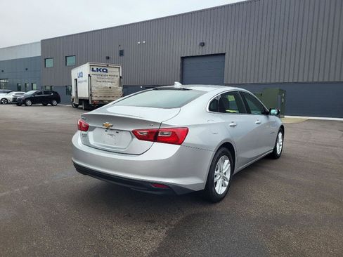 Used 2018 Chevrolet Malibu LT image 3