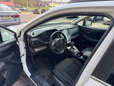 Used 2022 Subaru Outback Premium AWD/4WD image 2