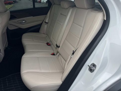 Used 2025 Mercedes-Benz GLE 350 4MATIC image 16
