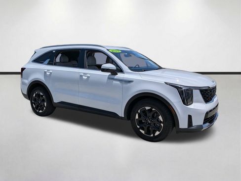 Used 2024 Kia Sorento S FWD image 2