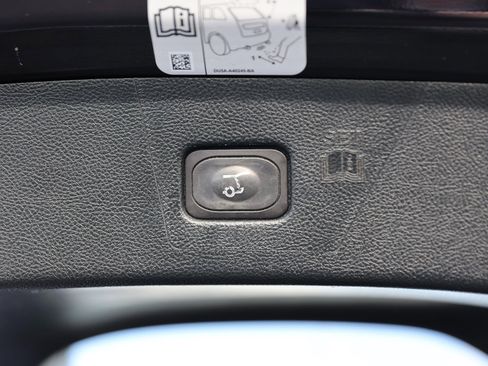 Used 2019 Ford Edge ST w/ Convenience Package image 16