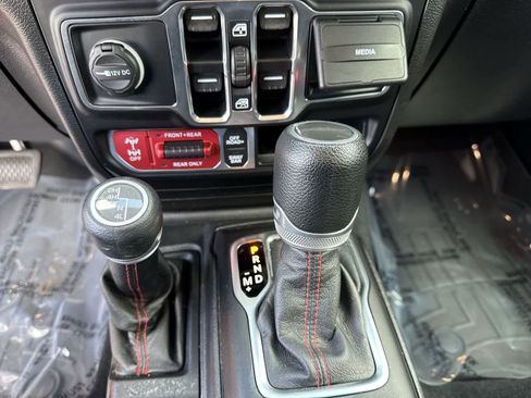 Used 2020 Jeep Gladiator Rubicon AWD/4WD image 37