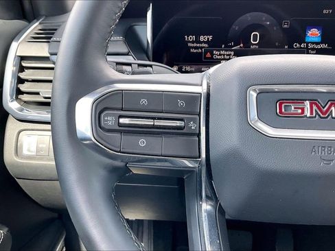 Used 2025 GMC Acadia Elevation AWD/4WD image 10