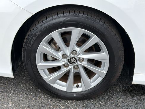 Used 2021 Toyota Camry LE w/ Carpet Mat Package (TMS) FWD image 13