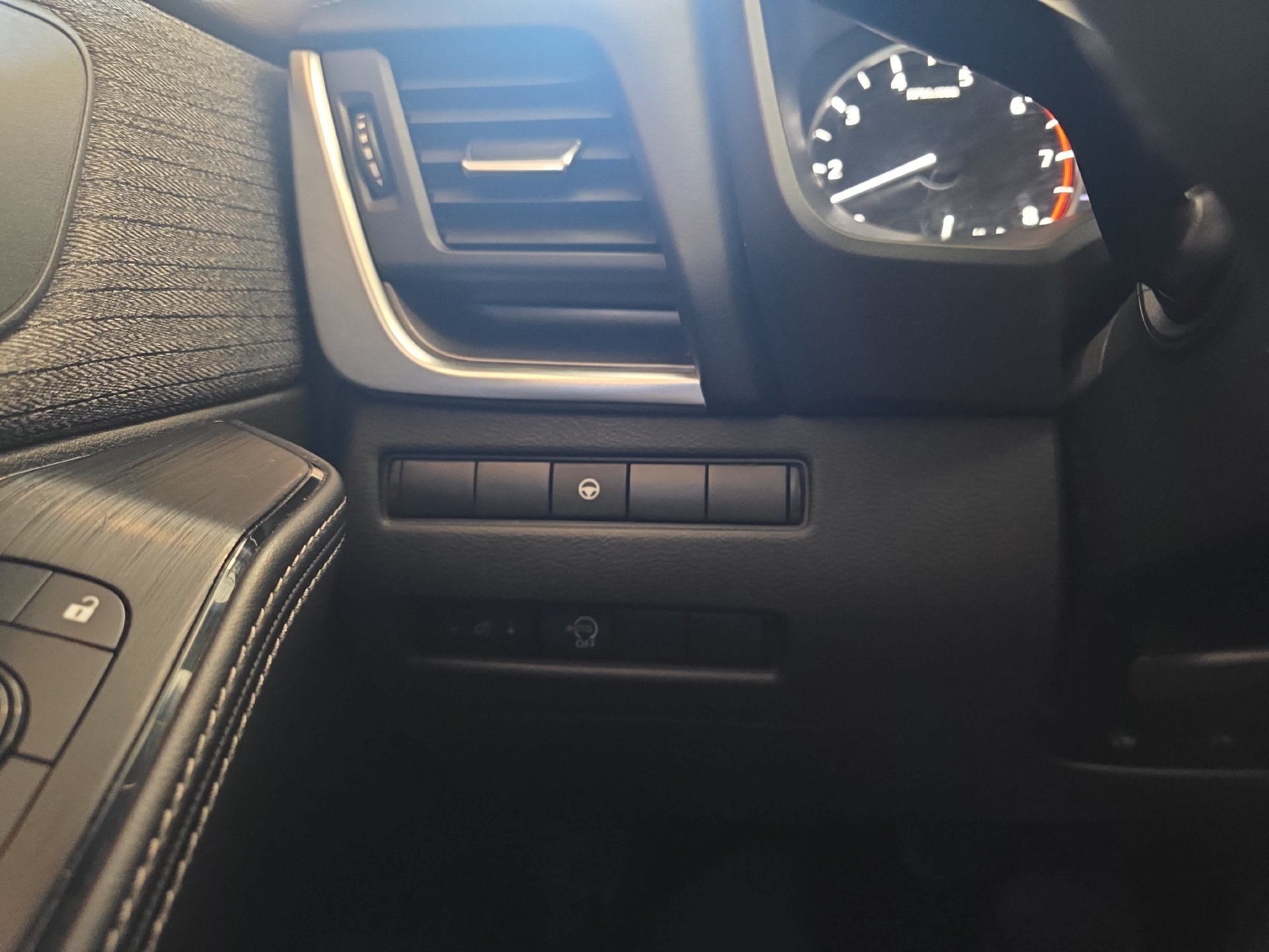 Used 2023 Nissan Rogue SV AWD/4WD image 20