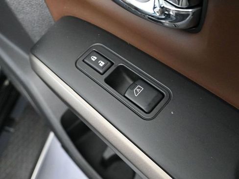 Used 2021 Nissan Titan Platinum Reserve w/ Moonroof Package image 50