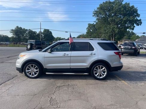 Used 2011 Ford Explorer XLT w/ 201A Rapid Spec Order Code FWD image 8