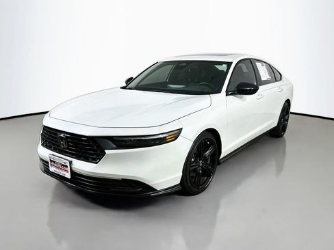 Used 2024 Honda Accord Sport image 3