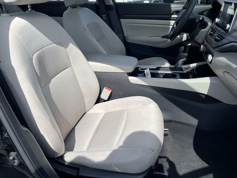 Used 2024 Nissan Altima 2.5 SV FWD image 22