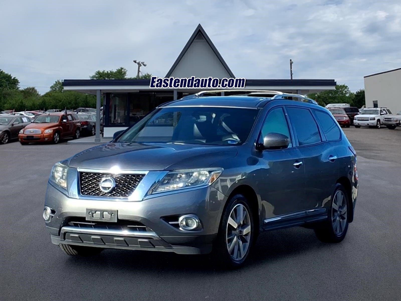 Used 2015 Nissan Pathfinder Platinum w/ Cargo Package FWD image 1