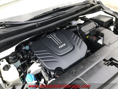 Used 2016 Kia Sedona L image 23