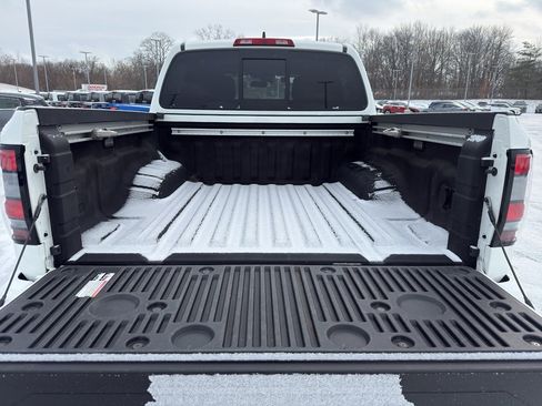 Used 2022 Nissan Frontier PRO-4X image 7