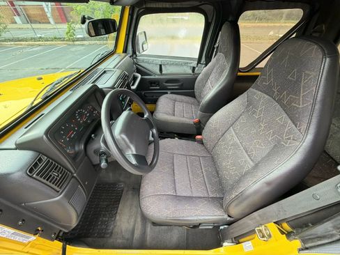 Used 2002 Jeep Wrangler X AWD/4WD image 48