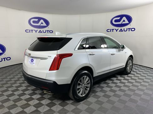 Used 2017 Cadillac XT5 Luxury FWD image 3