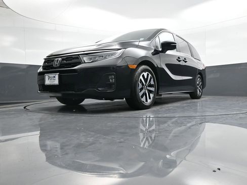Certified 2025 Honda Odyssey EX-L image 28