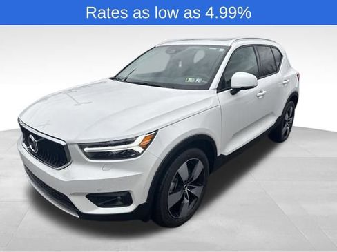 Certified 2022 Volvo XC40 T5 Momentum image 22