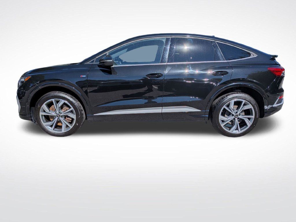 Used 2023 Audi Q4 e-tron Premium Plus w/ Premium Plus AWD/4WD image 7