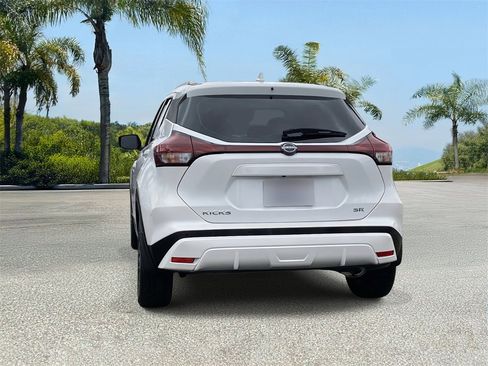 Certified 2023 Nissan Kicks SR image 3