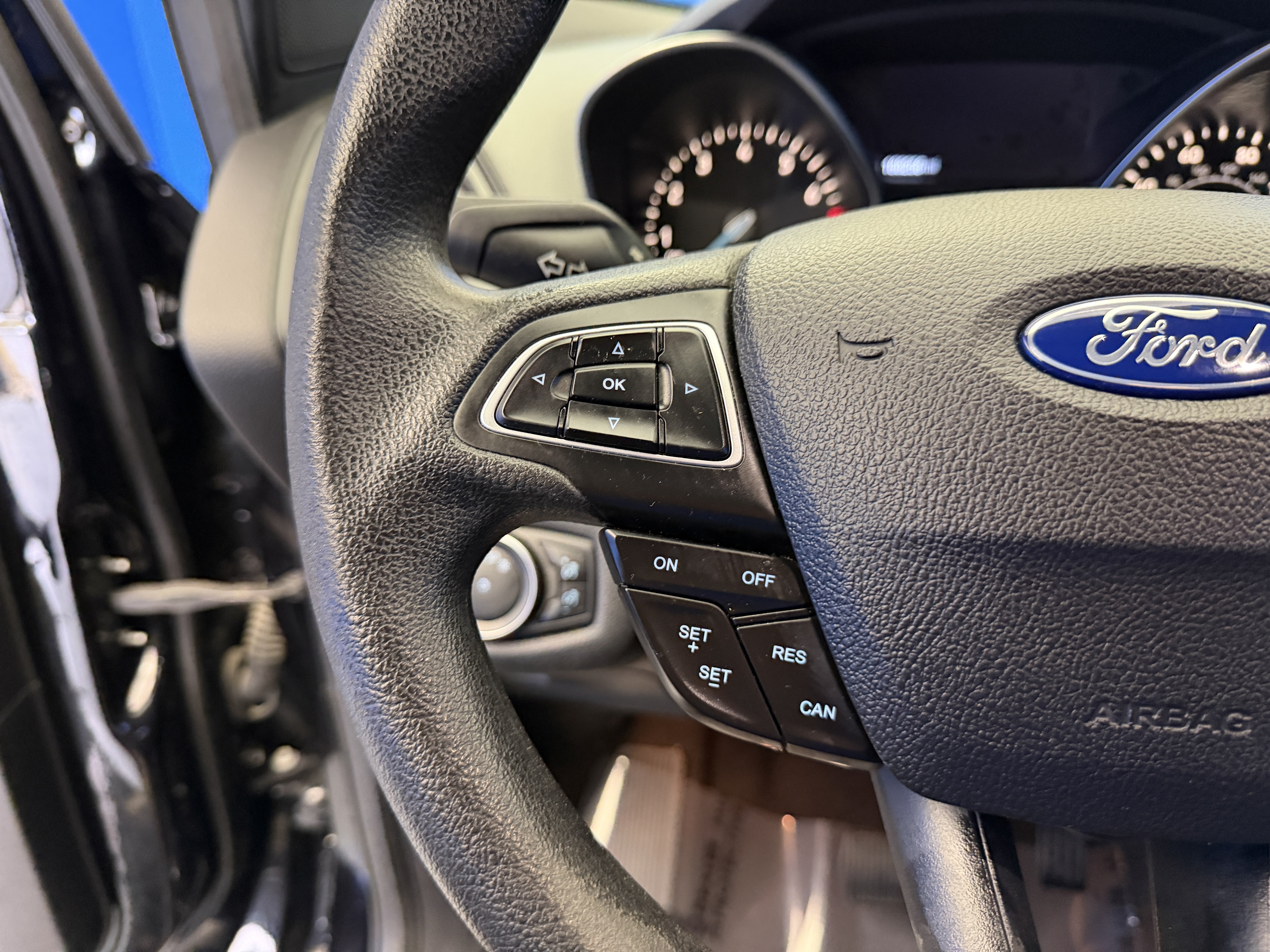 Used 2019 Ford Escape SE FWD image 16