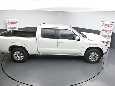 Used 2022 Nissan Frontier SV w/ Technology Package AWD/4WD image 17