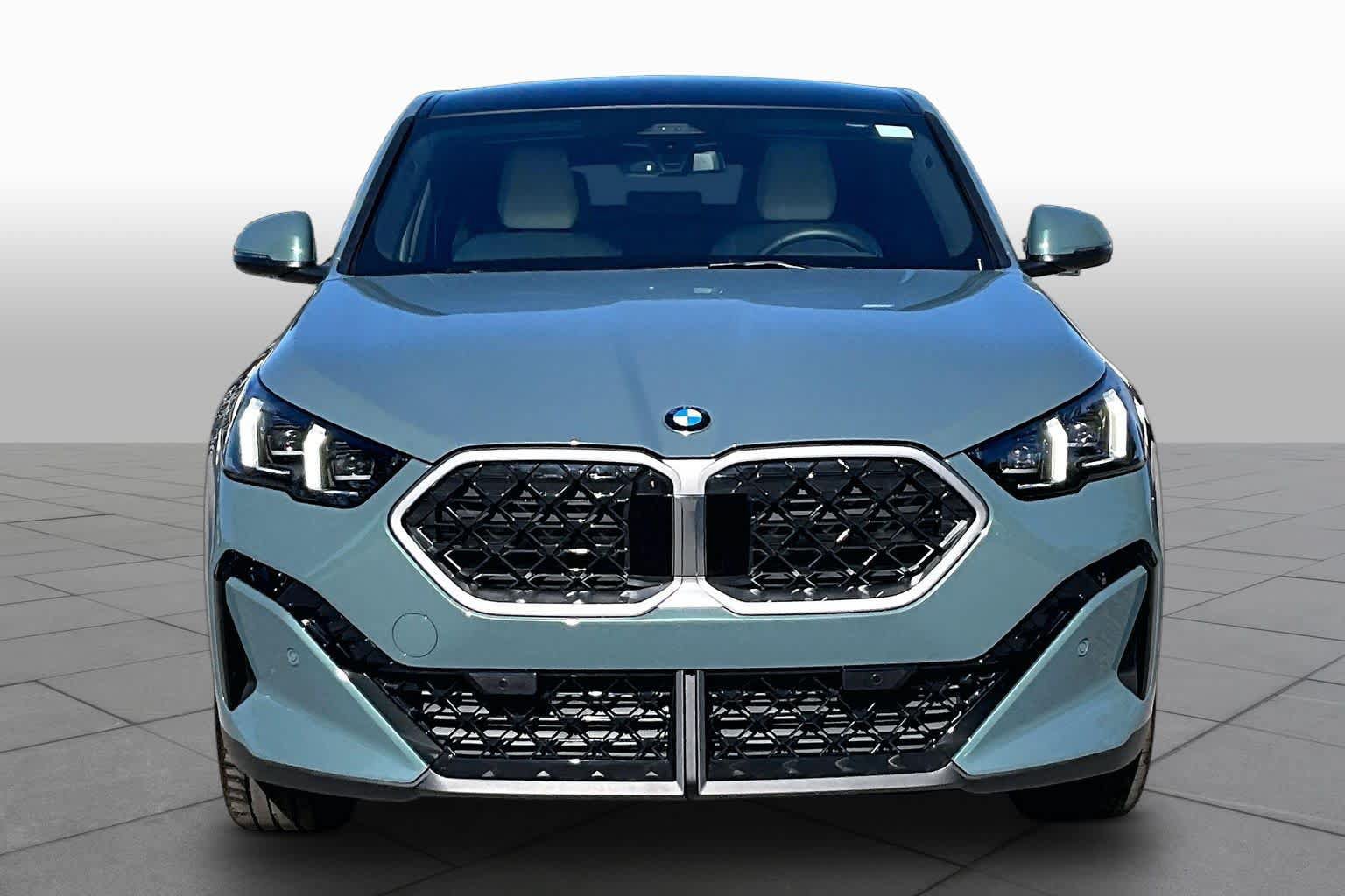 Used 2026 BMW X2 xDrive28i w/ Technology Package AWD/4WD image 3