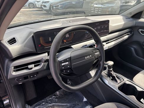 Used 2025 Kia K4 FWD image 34