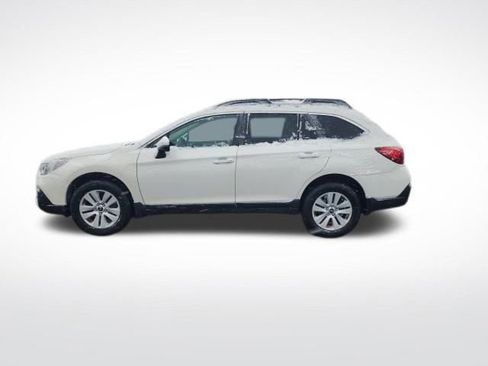 Used 2018 Subaru Outback 2.5i Premium image 12