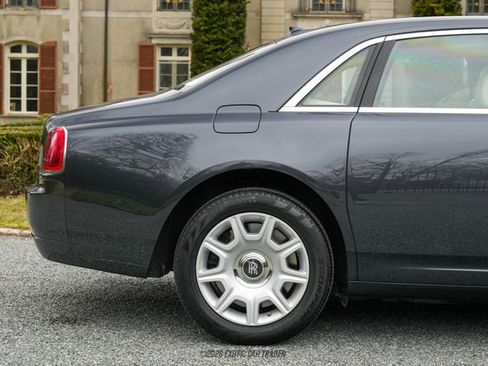 Used 2011 Rolls-Royce Ghost image 10