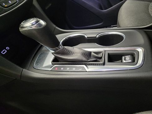 Used 2021 Chevrolet Equinox LT FWD image 26