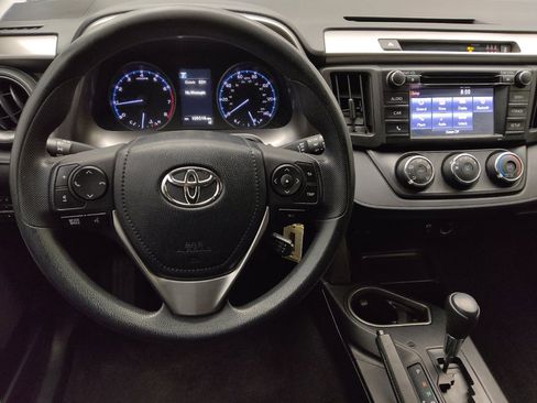 Used 2018 Toyota RAV4 LE FWD image 22