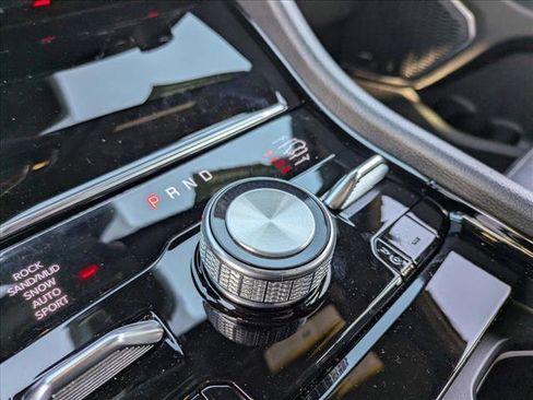 Used 2023 Jeep Grand Cherokee L Overland image 12