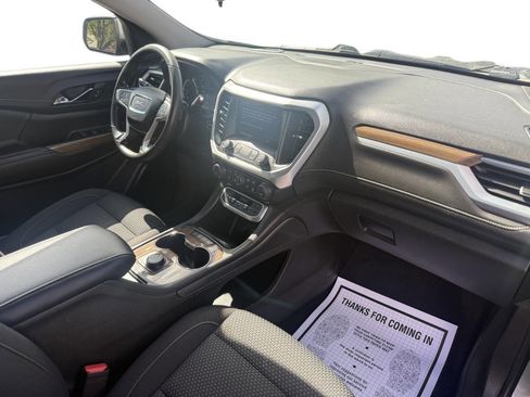Used 2023 GMC Acadia SLE image 6