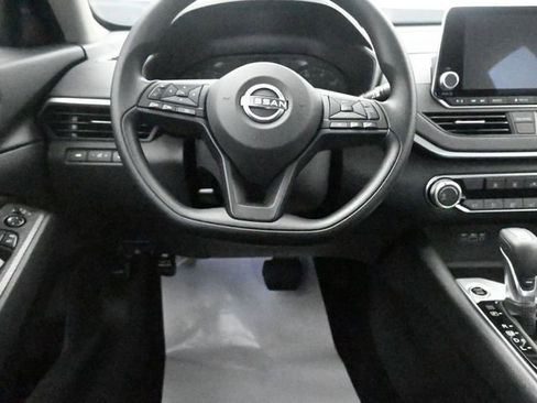 Used 2025 Nissan Altima 2.5 S image 23