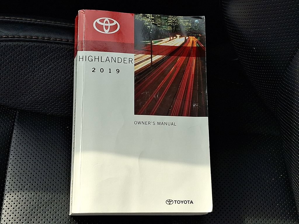 Used 2019 Toyota Highlander Limited AWD/4WD image 35