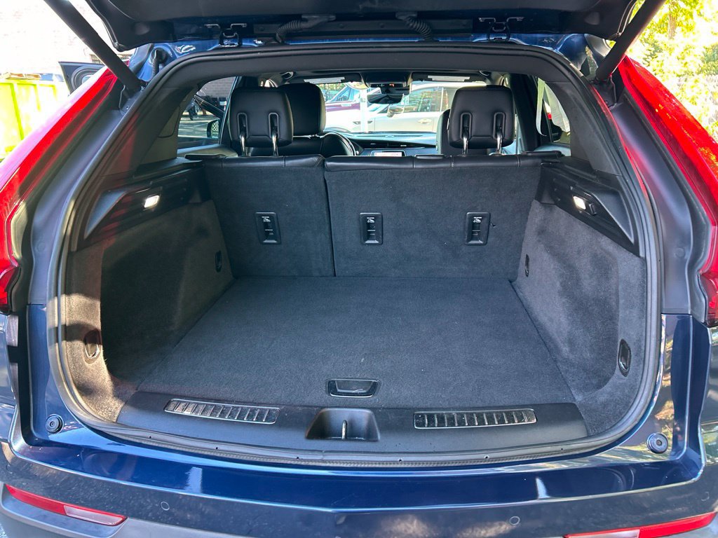 Used 2019 Cadillac XT4 Premium Luxury FWD image 30