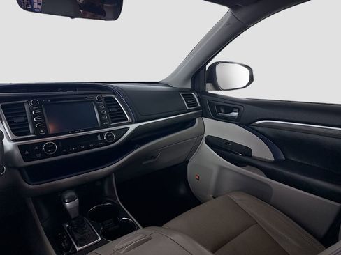 Certified 2018 Toyota Highlander Limited image 16