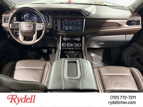 Used 2024 GMC Yukon Denali w/ Denali Reserve Package image 12