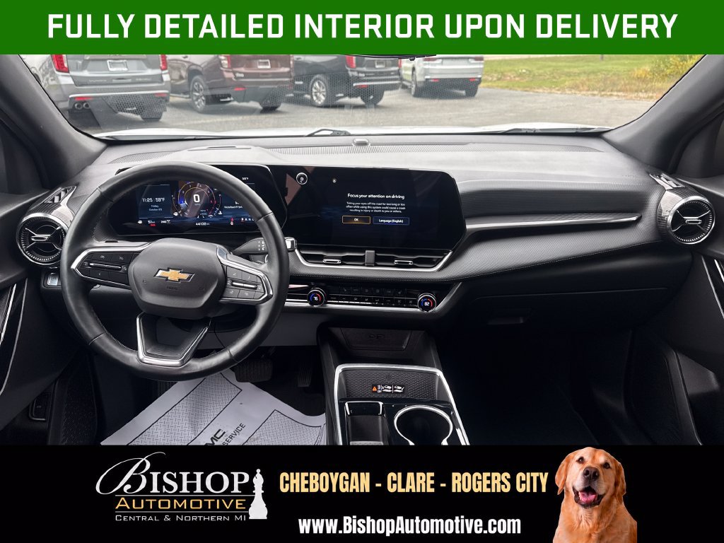 Used 2025 Chevrolet Equinox LT w/ Convenience Package II AWD/4WD image 3