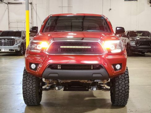 Used 2015 Toyota Tacoma 4x4 Double Cab w/ TRD Off-Road Package image 2