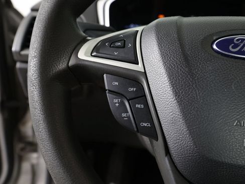 Used 2015 Ford Fusion SE FWD image 32