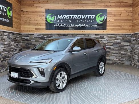 Used 2024 Buick Encore GX Preferred w/ Comfort Package AWD/4WD image 3
