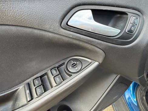 Used 2018 Ford Focus SEL image 11