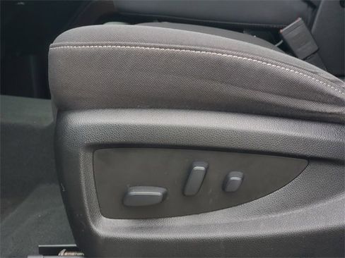 Used 2019 GMC Sierra 1500 SLE w/ SLE Value Package image 11