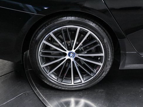 Certified 2023 BMW 530e w/ Convenience Package image 8