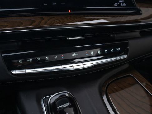 Used 2023 Cadillac Escalade Sport Platinum w/ Heavy-Duty Trailer Package AWD/4WD image 27