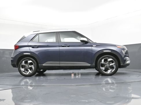 Used 2023 Hyundai Venue Limited w/ Cargo Package image 29