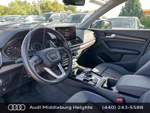 Used 2023 Audi Q5 2.0T Premium w/ Convenience Package AWD/4WD image 12